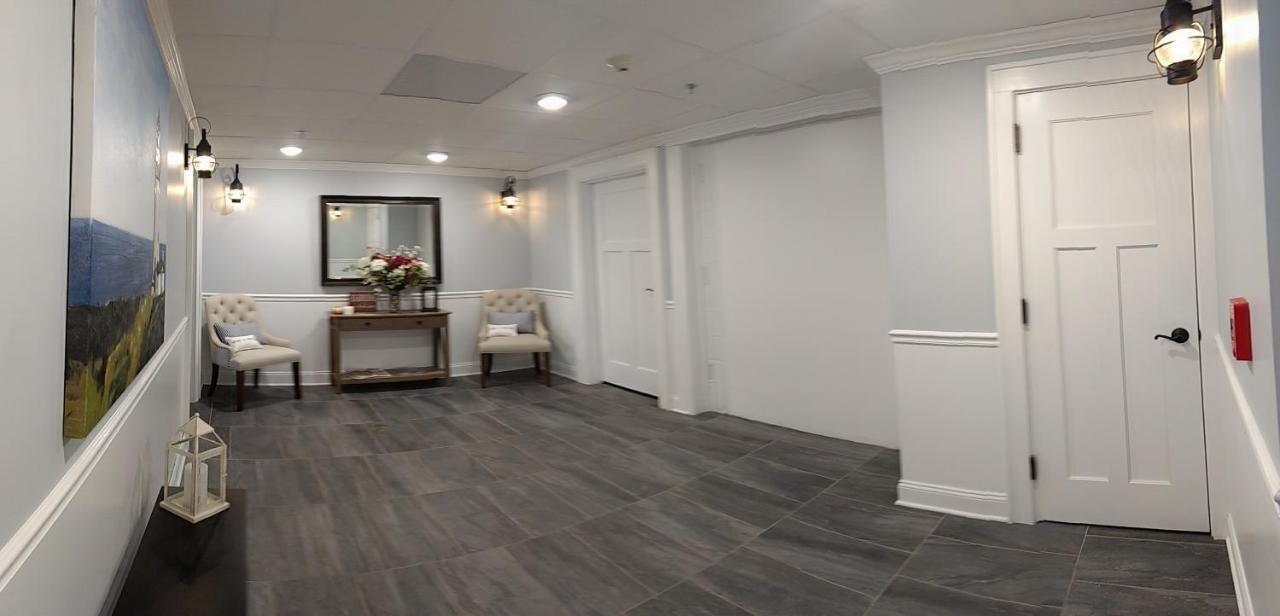 Hotel Harbor House